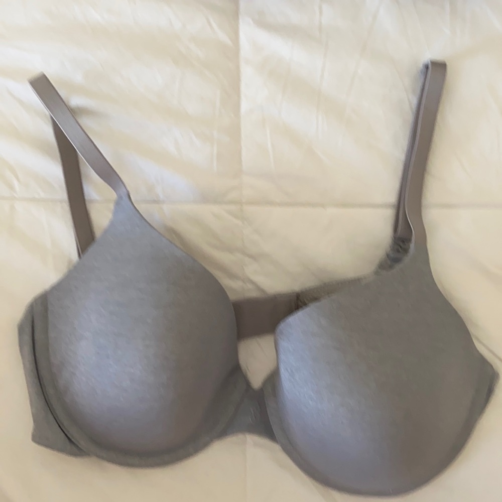 NWOT 34D VS grey/silver lined uplift semi demi